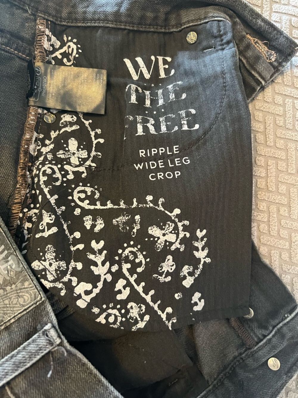 We the Free Ripple Wide Leg Crop Jeans - Fade to Black - Size 30 - Picture 6 of 8